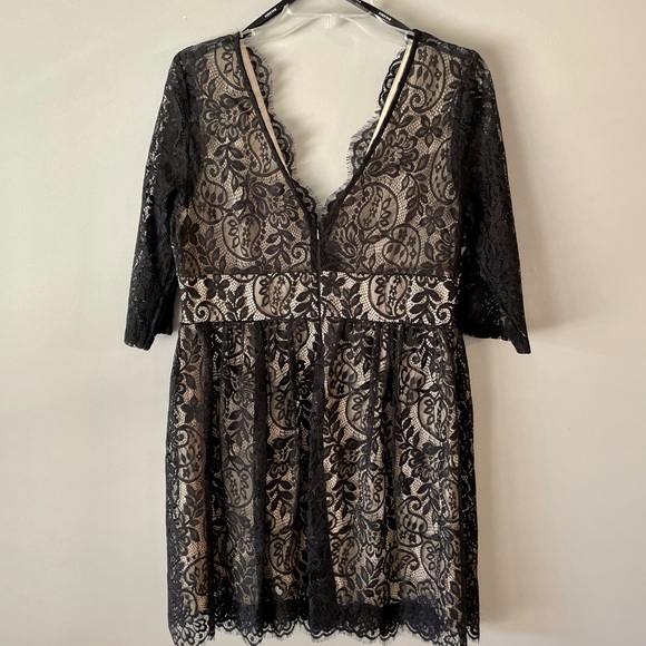 Lace Sleeve V-Neck Dress - Picture 4 of 7